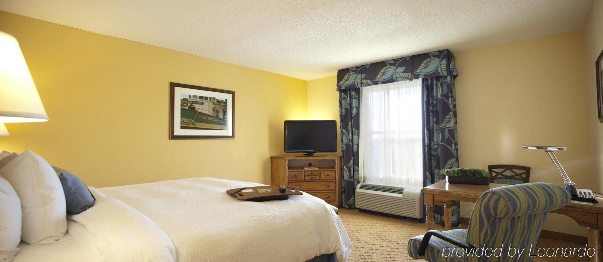 Hampton Inn & Suites Savannah/Midtown Room photo